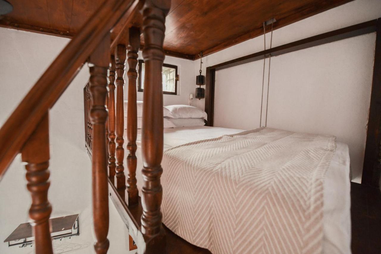 Plaka  Castrum Traditional Sunset Suites المظهر الخارجي الصورة