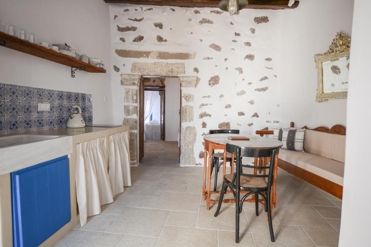 Plaka  Castrum Traditional Sunset Suites المظهر الخارجي الصورة