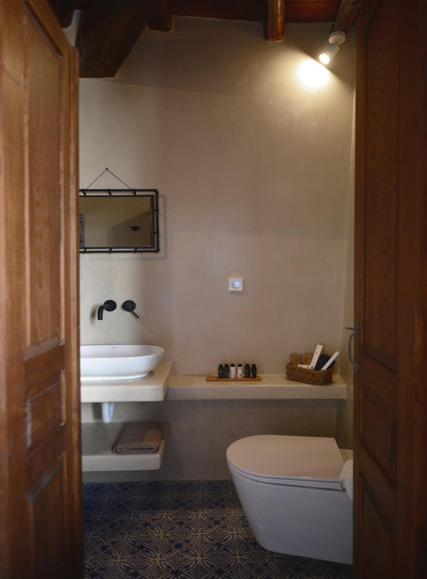 Plaka  Castrum Traditional Sunset Suites المظهر الخارجي الصورة