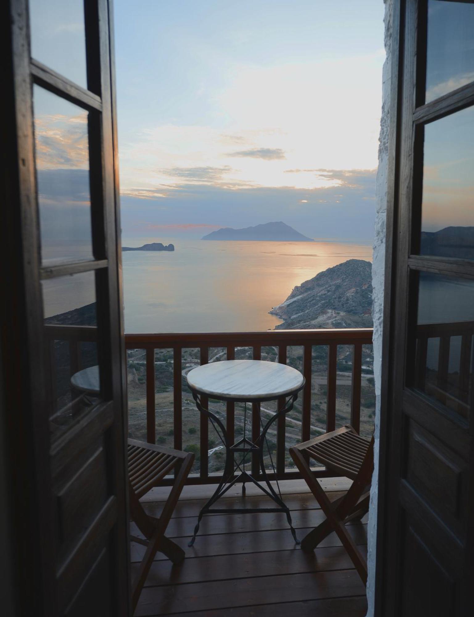 Plaka  Castrum Traditional Sunset Suites المظهر الخارجي الصورة