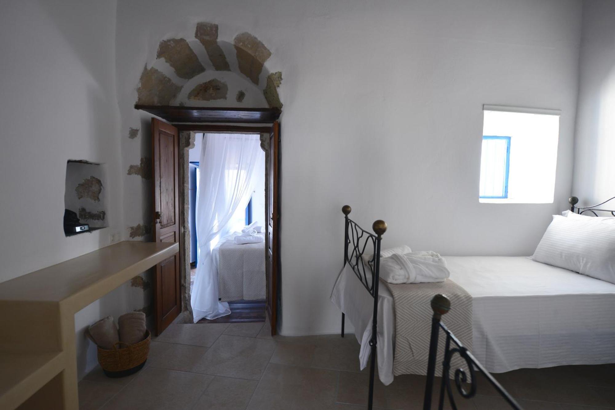 Plaka  Castrum Traditional Sunset Suites المظهر الخارجي الصورة